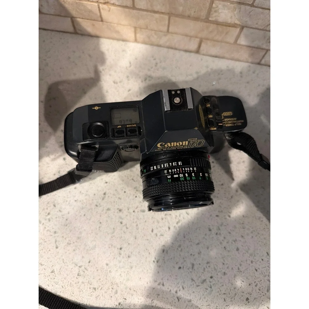 Canon T70‎ Film Camera 50mm Lens Kit Vintage Extras